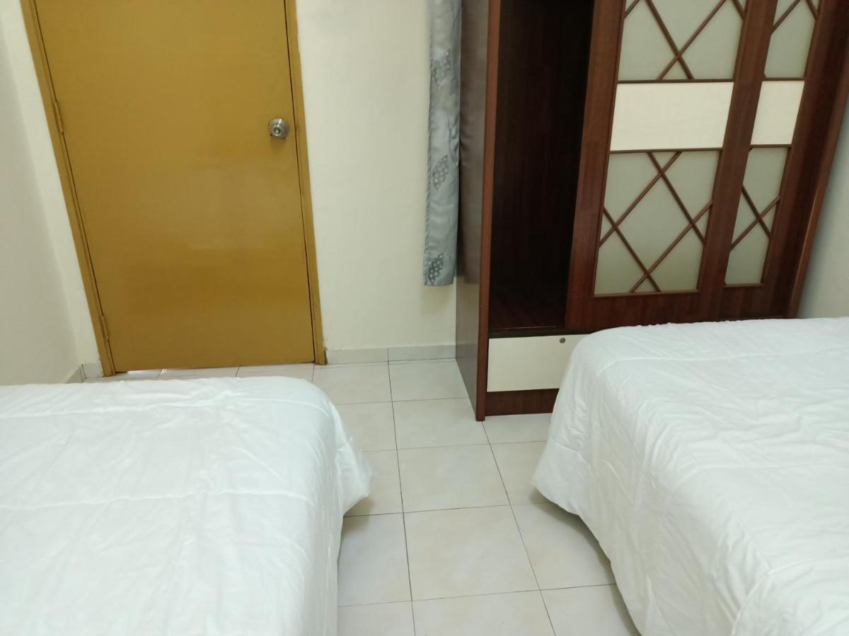 Oyo Home 90419 Sahar Guesthouse Malacca Ngoại thất bức ảnh