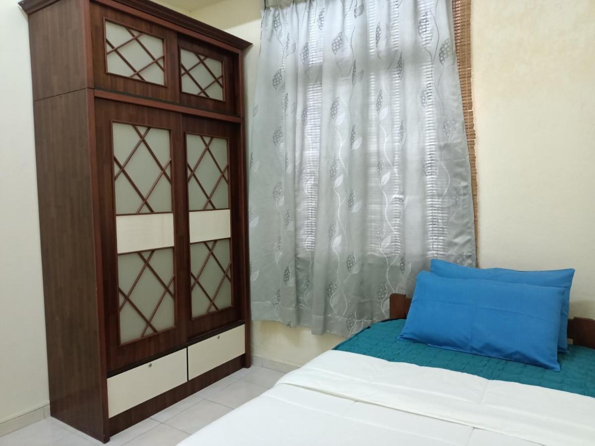 Oyo Home 90419 Sahar Guesthouse Malacca Ngoại thất bức ảnh
