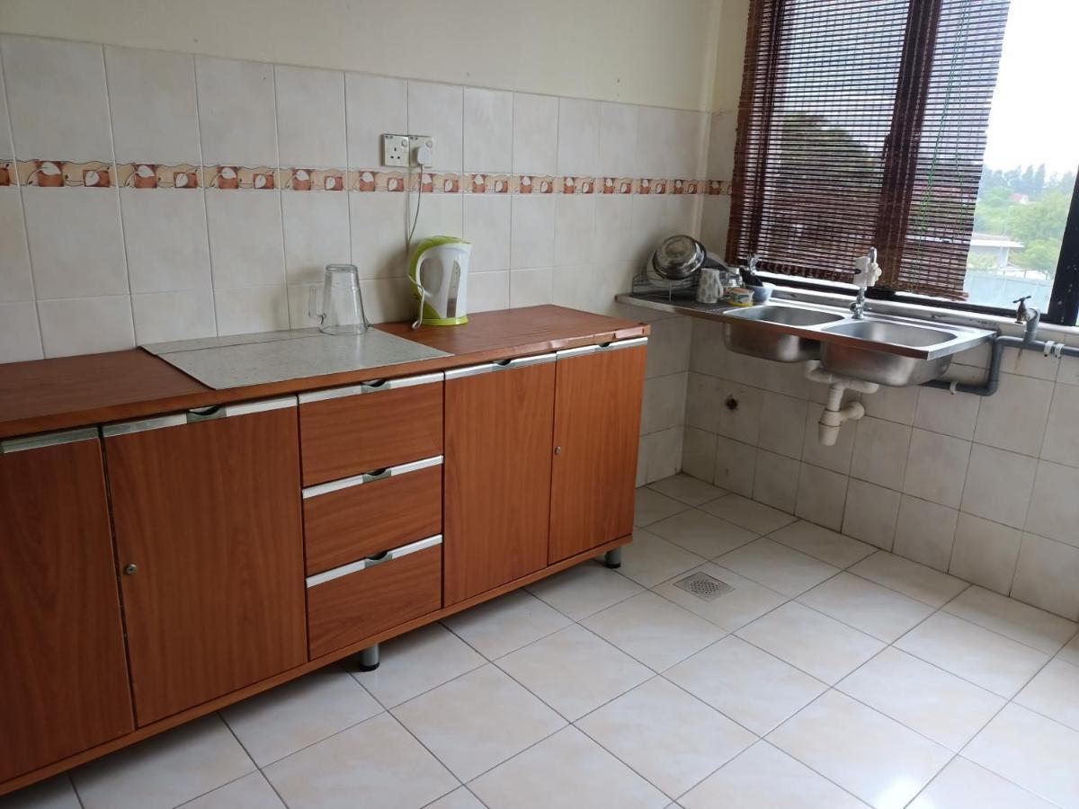 Oyo Home 90419 Sahar Guesthouse Malacca Ngoại thất bức ảnh