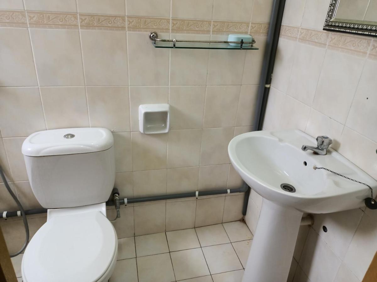 Oyo Home 90419 Sahar Guesthouse Malacca Ngoại thất bức ảnh
