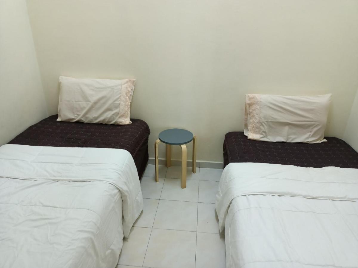 Oyo Home 90419 Sahar Guesthouse Malacca Ngoại thất bức ảnh