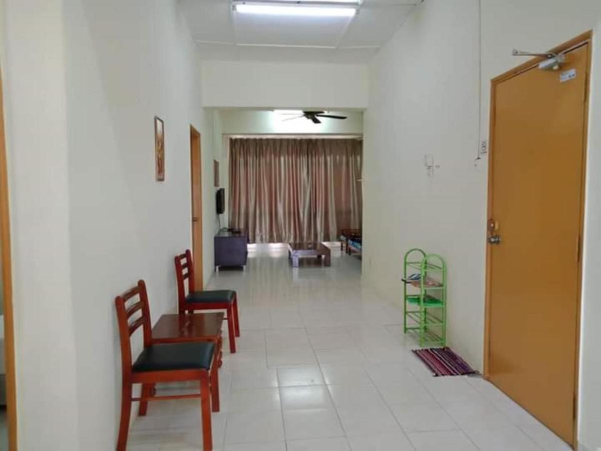 Oyo Home 90419 Sahar Guesthouse Malacca Ngoại thất bức ảnh