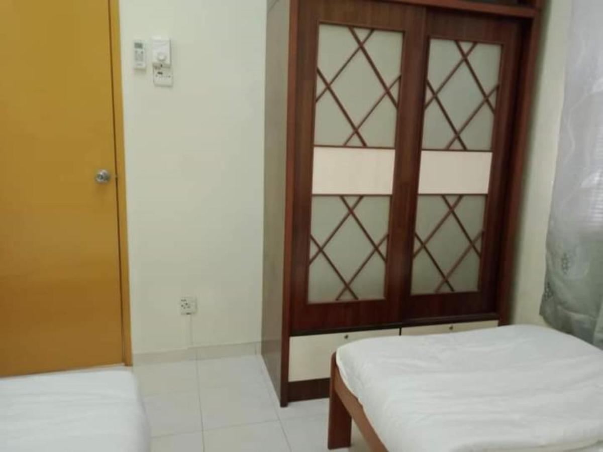 Oyo Home 90419 Sahar Guesthouse Malacca Ngoại thất bức ảnh