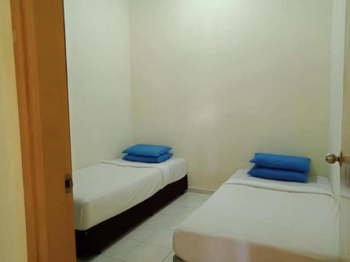 Oyo Home 90419 Sahar Guesthouse Malacca Ngoại thất bức ảnh