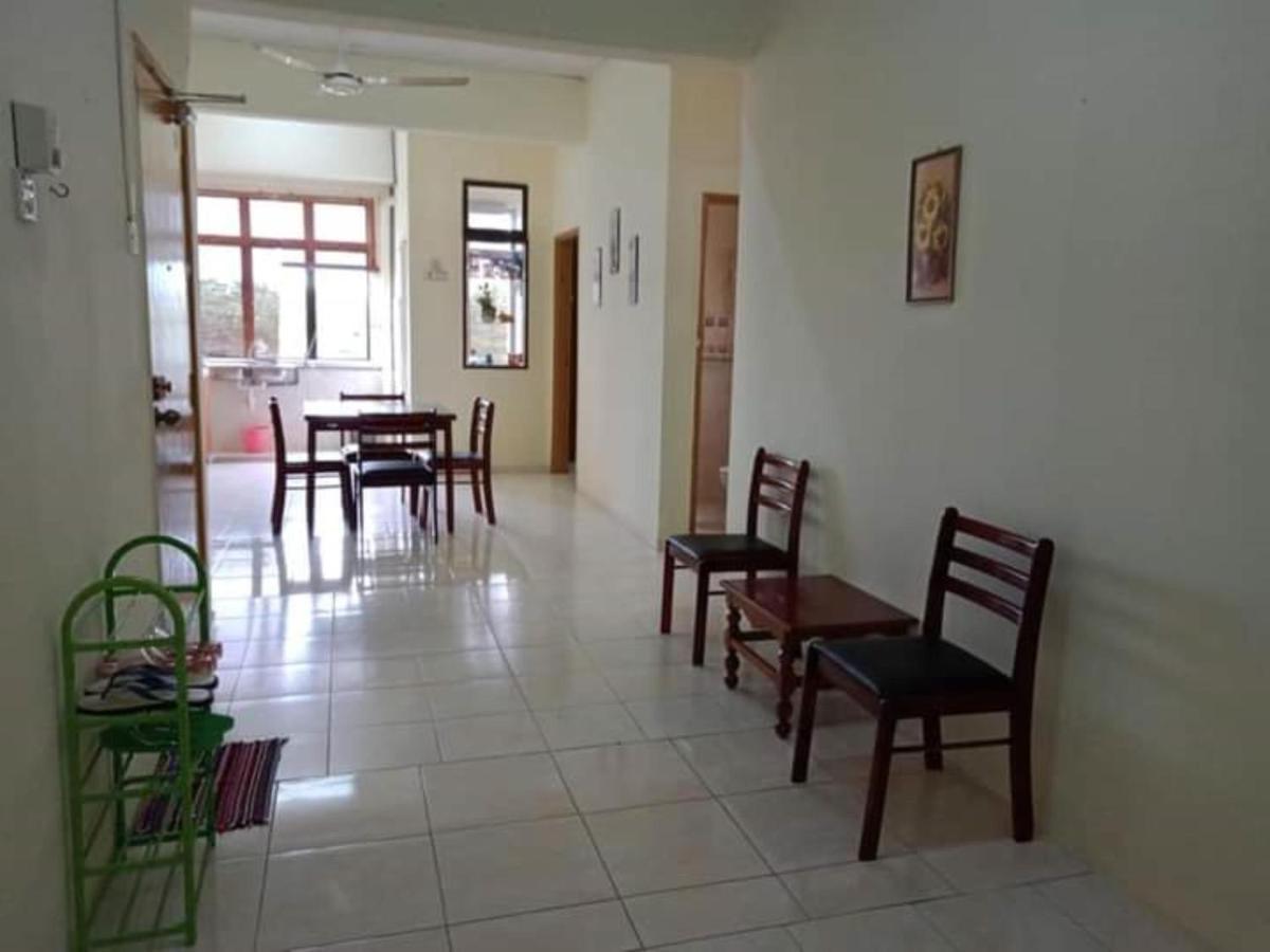 Oyo Home 90419 Sahar Guesthouse Malacca Ngoại thất bức ảnh