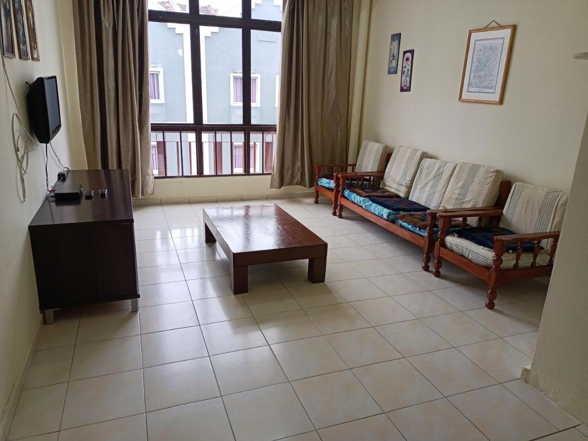 Oyo Home 90419 Sahar Guesthouse Malacca Ngoại thất bức ảnh