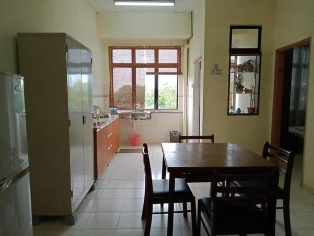 Oyo Home 90419 Sahar Guesthouse Malacca Ngoại thất bức ảnh