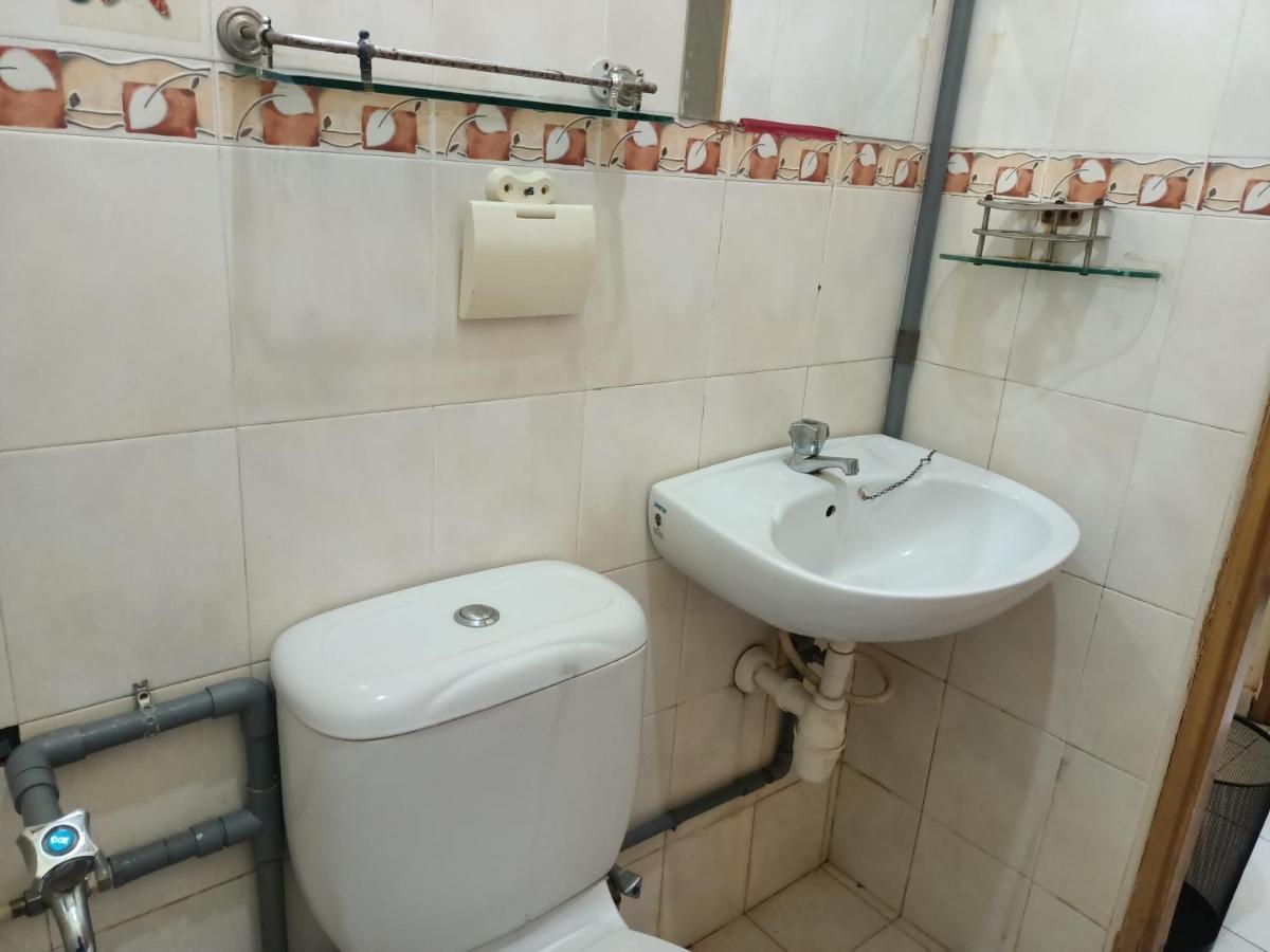 Oyo Home 90419 Sahar Guesthouse Malacca Ngoại thất bức ảnh