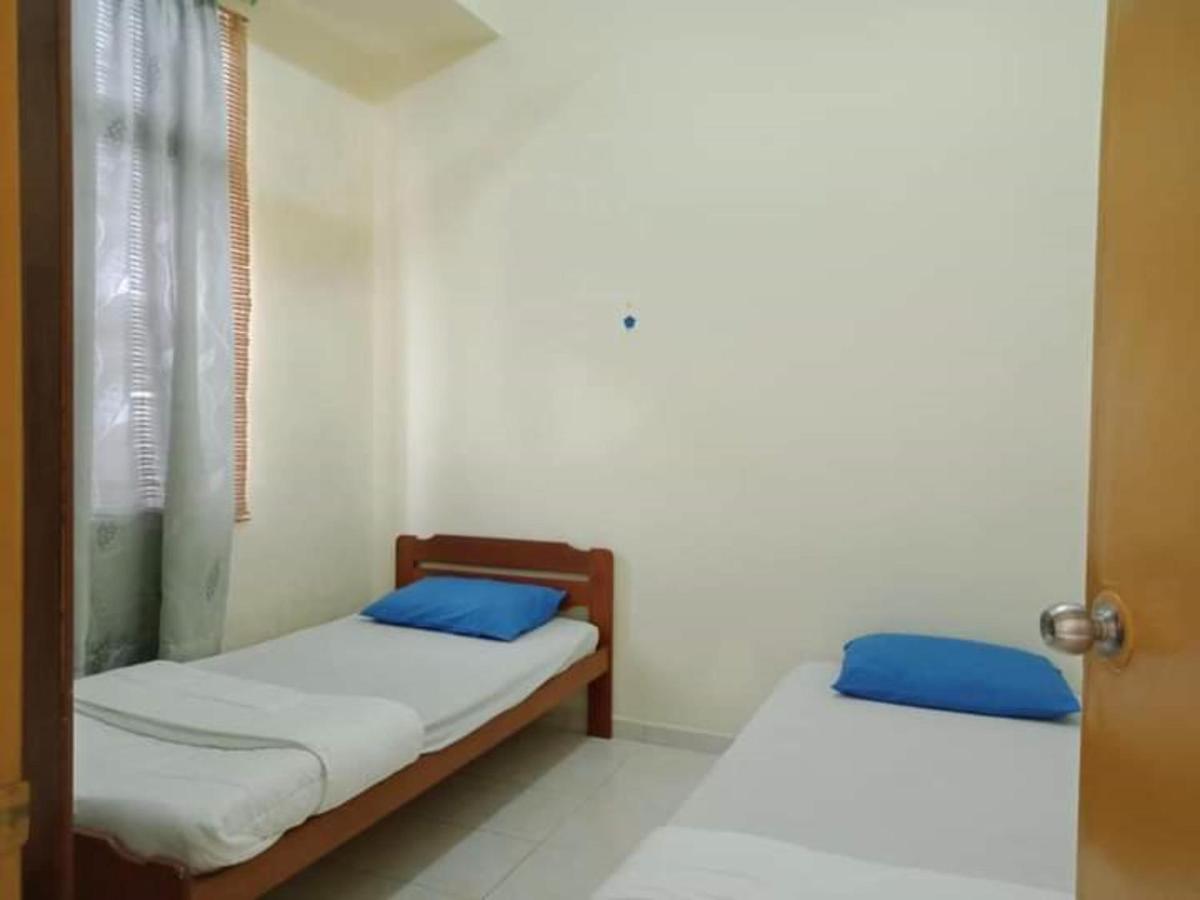 Oyo Home 90419 Sahar Guesthouse Malacca Ngoại thất bức ảnh