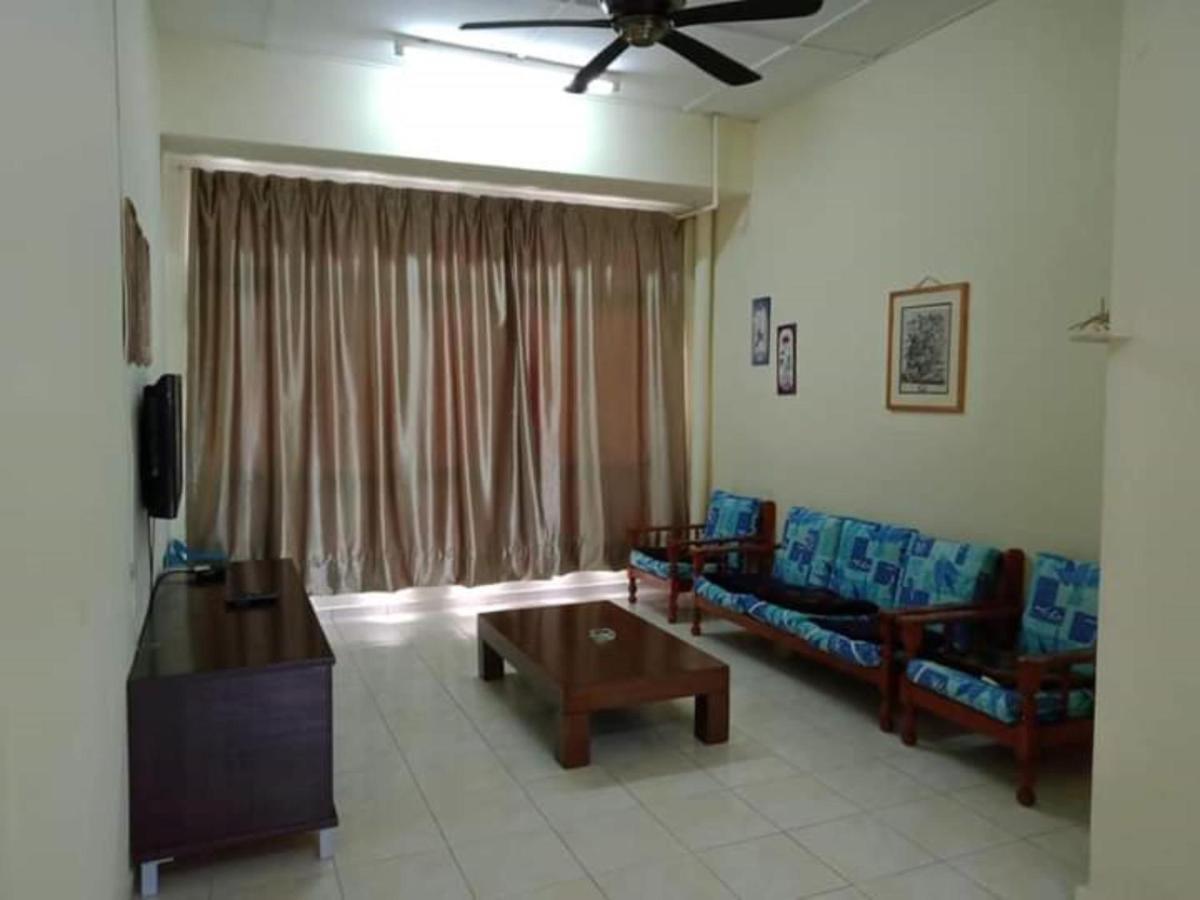 Oyo Home 90419 Sahar Guesthouse Malacca Ngoại thất bức ảnh