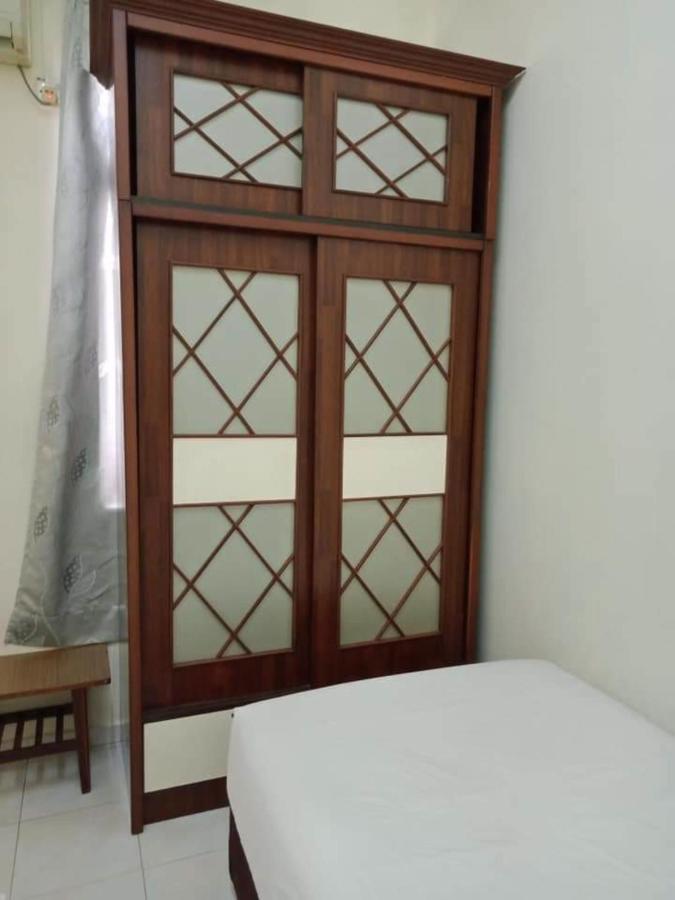 Oyo Home 90419 Sahar Guesthouse Malacca Ngoại thất bức ảnh