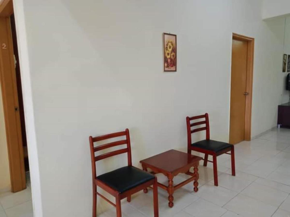 Oyo Home 90419 Sahar Guesthouse Malacca Ngoại thất bức ảnh