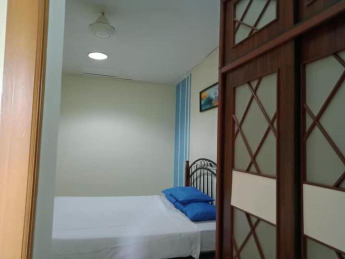 Oyo Home 90419 Sahar Guesthouse Malacca Ngoại thất bức ảnh